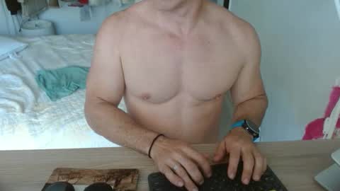 Snapshot of mitcheli chatting on March 23, 3:05 pm Onlyfans online show from March 23, 3:05 pm