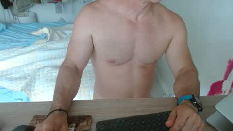 Snapshot of mitcheli chatting on March 27, 2:28 pm Onlyfans online show from March 27, 2:28 pm