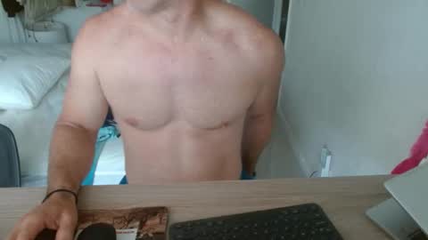 Snapshot of mitcheli chatting on April 8, 3:34 pm Onlyfans online show from April 8, 3:34 pm