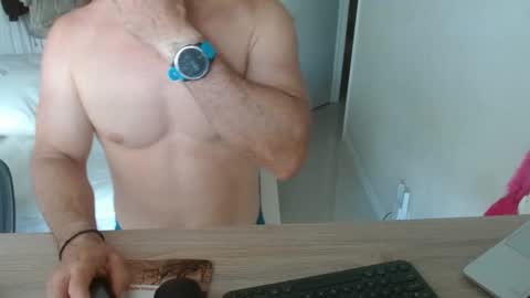 Snapshot of mitcheli chatting on April 9, 2:55 pm Onlyfans online show from April 9, 2:55 pm