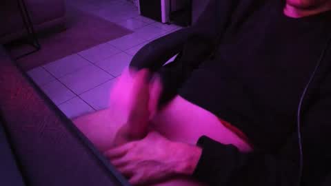 Snapshot of mitchelletbella chatting on November 26, 9:27 pm MitchellBWC online show from November 26, 9:27 pm