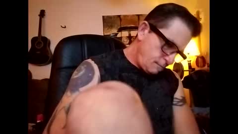 Snapshot of mitchnails69 chatting on December 26, 8:07 am BobbyMitchGa online show from December 26, 8:07 am