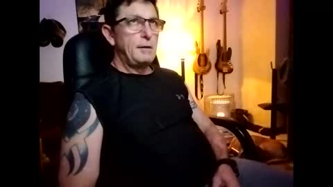 Snapshot of mitchnails69 chatting on January 12, 9:19 am BobbyMitchGa online show from January 12, 9:19 am