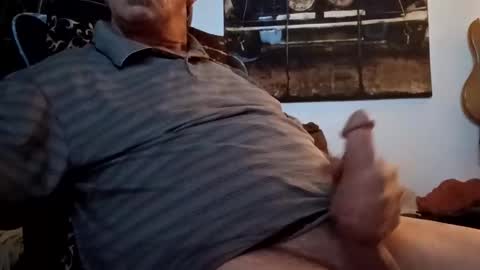 Snapshot of mitchnails69 chatting on May 23, 4:39 am BobbyMitchGa online show from May 23, 4:39 am