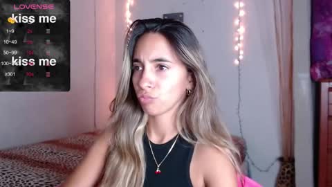 Snapshot of mitchwilson1 chatting on October 16, 10:33 pm mitchwilson1 online show from October 16, 10:33 pm