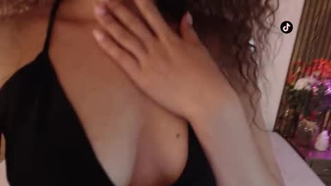 Snapshot of miticabrennet chatting on March 11, 5:02 am Mtica Brennet online show from March 11, 5:02 am