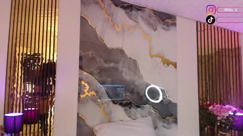 Snapshot of miticabrennet chatting on March 31, 5:30 am Mtica Brennet online show from March 31, 5:30 am