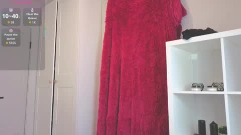 Snapshot of miu_in_chains chatting on November 27, 6:59 am miu_in_chains online show from November 27, 6:59 am