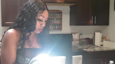 Precious online show from September 15, 7:25 pm