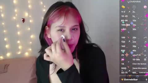 Snapshot of mixie_cute chatting on March 5, 9:48 pm mixie_cute online show from March 5, 9:48 pm