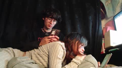 Snapshot of mixipeach chatting on February 24, 5:27 am Naomi and Nekorii online show from February 24, 5:27 am