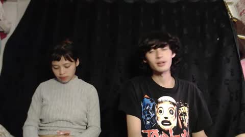 Snapshot of mixipeach chatting on March 7, 5:37 am Naomi and Nekorii online show from March 7, 5:37 am