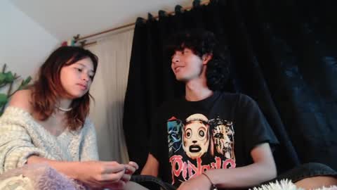 Snapshot of mixipeach chatting on April 11, 3:00 am Naomi and Nekorii online show from April 11, 3:00 am