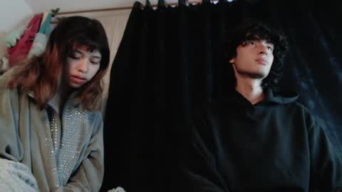 Snapshot of mixipeach chatting on April 15, 10:54 pm Naomi and Nekorii online show from April 15, 10:54 pm