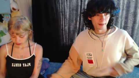 Snapshot of mixipeach chatting on May 13, 1:08 pm Naomi and Nekorii online show from May 13, 1:08 pm