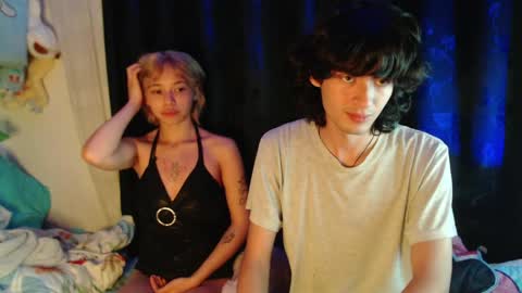 Snapshot of mixipeach chatting on May 15, 7:48 am Naomi and Nekorii online show from May 15, 7:48 am