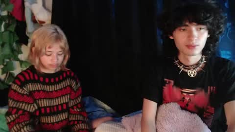 Snapshot of mixipeach chatting on May 23, 8:18 am Naomi and Nekorii online show from May 23, 8:18 am