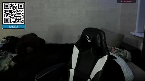 MeowMiku online show from October 16, 5:47 pm