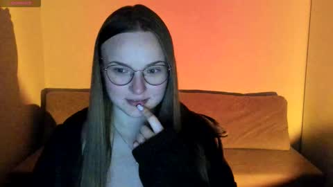 Miya online show from November 7, 5:02 pm