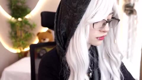 miyuki_wolf online show from February 27, 9:26 pm