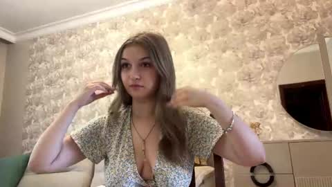 Snapshot of mizuki_wa chatting on July 15, 6:29 am Mizuki online show from July 15, 6:29 am