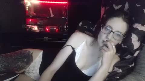 Snapshot of mizzbonez chatting on April 10, 12:27 am Mizz Bonez online show from April 10, 12:27 am
