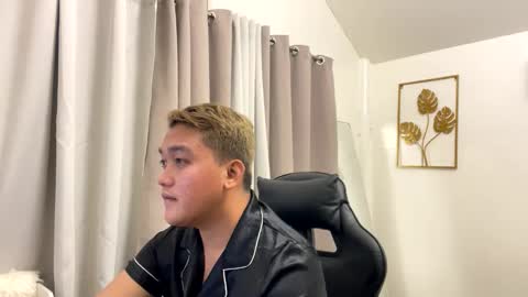 Michole Jay online show from January 14, 2:23 pm