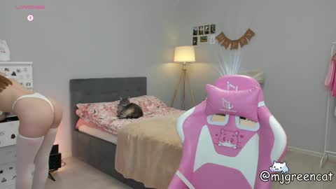 mj  online show from January 27, 4:43 pm