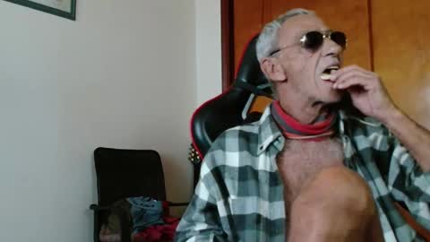 Mario jose online show from May 31, 7:48 pm