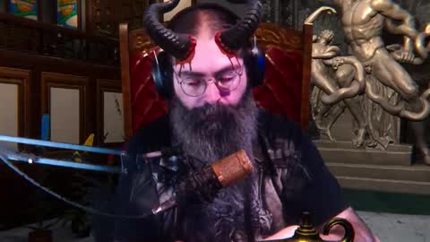 Lois online show from October 18, 7:25 pm