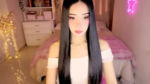 Snapshot of mkultra_aliice chatting on April 17, 1:19 am Alice online show from April 17, 1:19 am