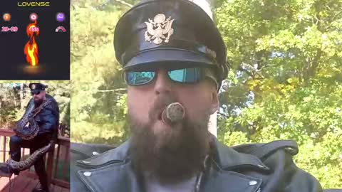 SMOKINsnakeEYEZ online show from October 19, 7:14 pm