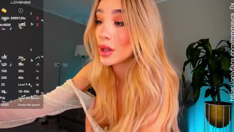 MAYRA   online show from December 29, 8:04 pm