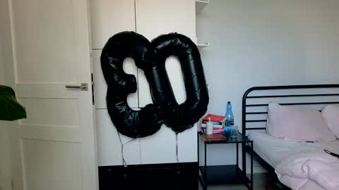 mmminnie online show from September 13, 12:49 pm