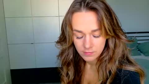 mmminnie online show from November 5, 10:26 am