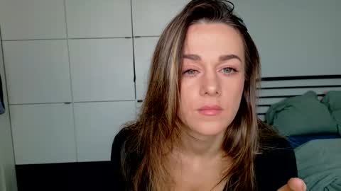 mmminnie online show from January 8, 9:00 am