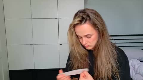 mmminnie online show from April 30, 9:48 am