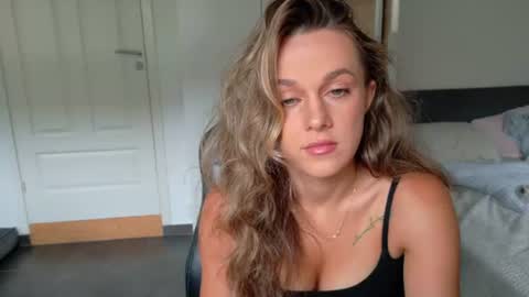 mmminnie online show from July 2, 10:32 am