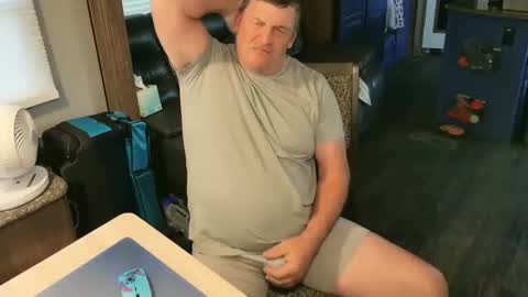 mmmthatsfunnn online show from November 18, 10:47 pm