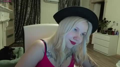 Snapshot of mmonlytiny chatting on July 25, 5:43 pm Margo online show from July 25, 5:43 pm