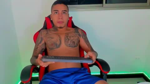 Snapshot of mnell28 chatting on March 13, 8:21 am mnell28 online show from March 13, 8:21 am