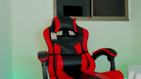 Snapshot of mnell28 chatting on March 19, 7:23 am mnell28 online show from March 19, 7:23 am