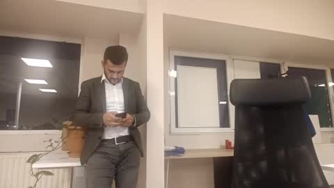 mnew69055770223 online show from October 12, 4:06 pm