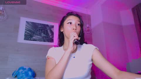 Snapshot of moana_blu chatting on December 3, 2:25 am moana online show from December 3, 2:25 am