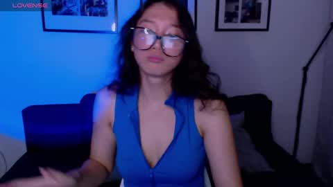 Snapshot of moana_blu chatting on January 10, 9:31 pm moana online show from January 10, 9:31 pm