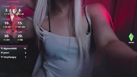 Snapshot of moana_blu chatting on March 7, 12:37 am moana online show from March 7, 12:37 am