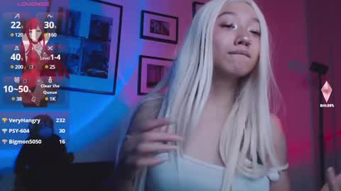 Snapshot of moana_blu chatting on March 7, 3:40 am moana online show from March 7, 3:40 am