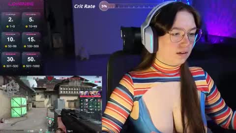 Snapshot of moaning___lisa chatting on September 27, 9:14 am to support follow the fanclub online show from September 27, 9:14 am