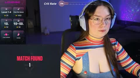 Snapshot of moaning___lisa chatting on October 23, 8:35 am to support follow the fanclub online show from October 23, 8:35 am