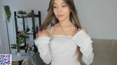 Snapshot of moanshade chatting on October 9, 1:09 pm CandyStacy online show from October 9, 1:09 pm